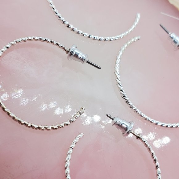 ๐ค BUNDLE TO SAVE ๐ค Forever 21 2-Pair Twisted Silvertone Hoop Earrings - Picture 2 of 5